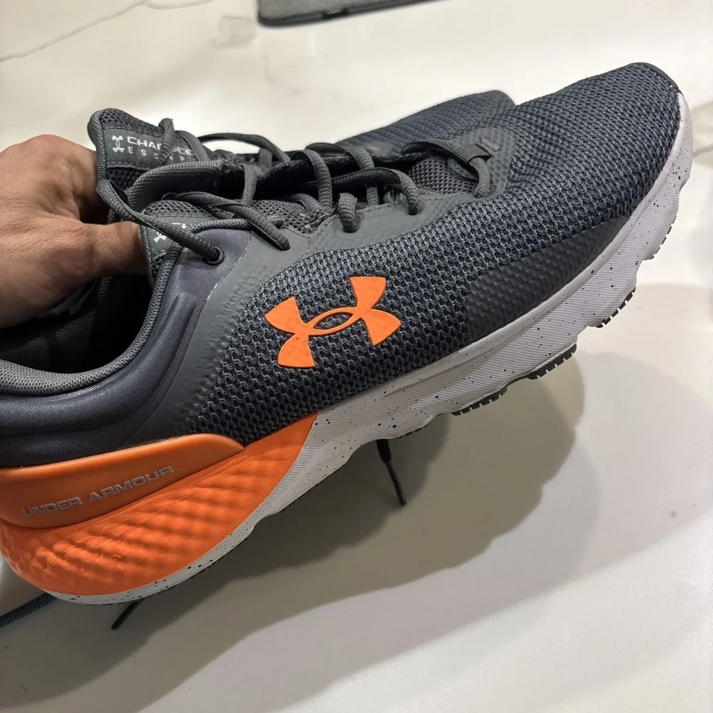 under armour Charged Escape Size 13